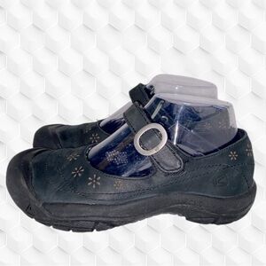 Keen Girls Shoes Sz 4.5 Black with Buckle & Strap Flowers are Brown Rubber Sole